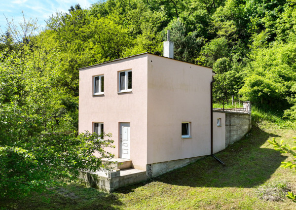 REZERVOVANÉ - Viničný dom s pozemkom 1060m2 Veľké Turovce