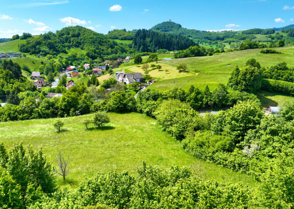 Rovinatý, slnečný pozemok s peknými výhľadmi, Banská Belá